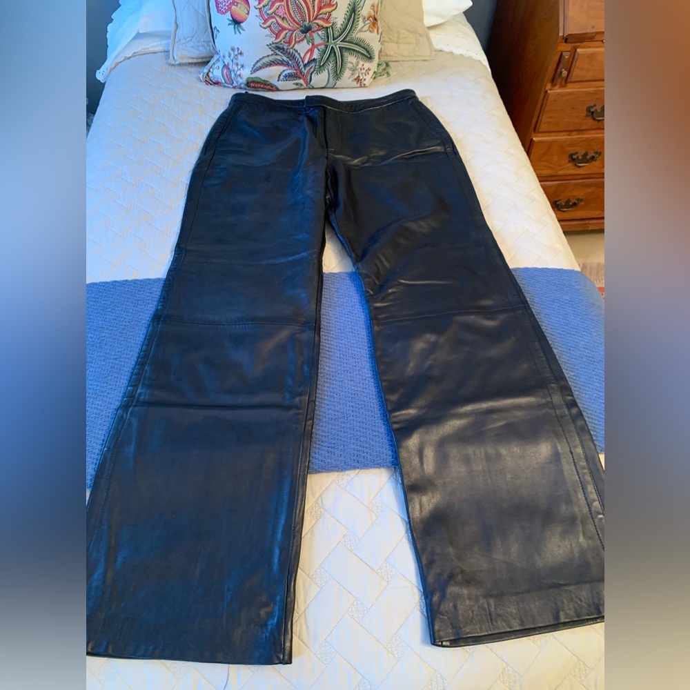 Banana Republic black genuine leather pants with pockets